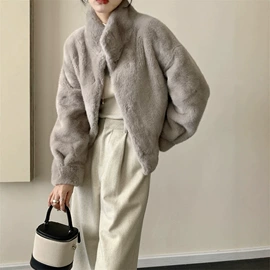 女式毛呢外套;皮草