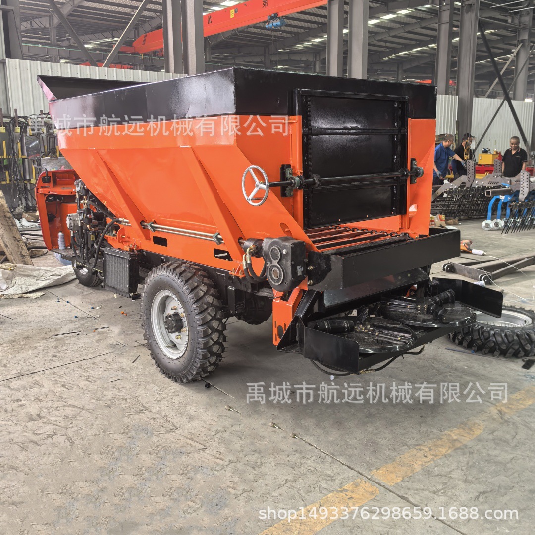 32马力自走式撒粪车 容量2方3方的三轮车撒肥车 常柴动力全国联保