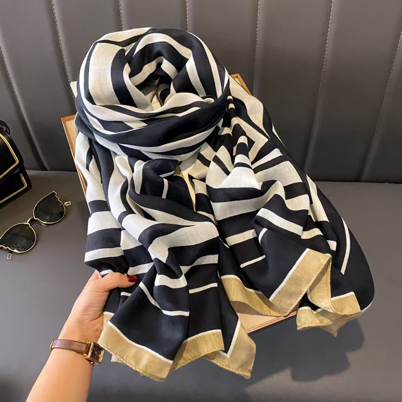 Scarf Women's New Autumn and Winter Scarf Scarf Warm Big Shawl Fashionable Neck Protection Scarf All-match Western Style Outer Wear Sunscreen