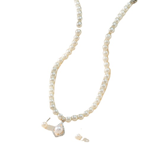 French elegant and high-end glass pearl necklace for women, handmade beaded necklace, European and American popular jewelry wholesale