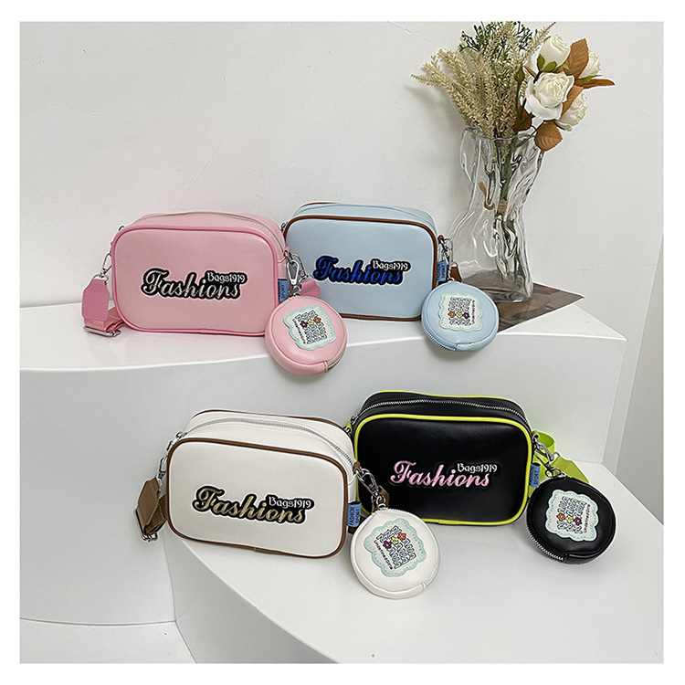 Women's Medium Pu Leather Letter Streetwear Zipper Camera Bag display picture 2