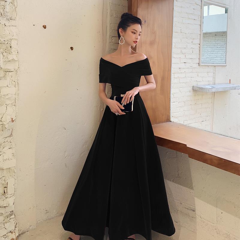 Vestido de noche negro adelgazante, talla grande, con hombros descubiertos, estilo largo, elegante para banquetes, adecuado para fiestas anuales, tallas pequeñas, otoño y primavera.