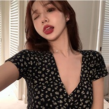 美式复古风碎花交叉v领修身短款露脐短袖T恤女上衣2025夏季新款潮