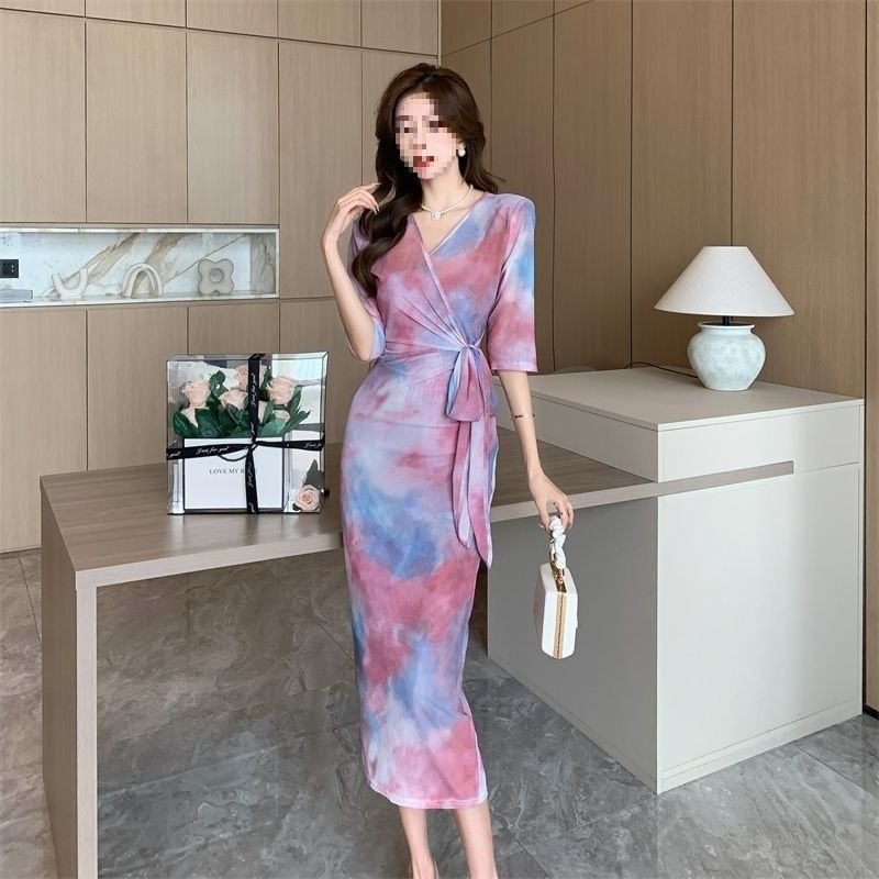 温柔风轻奢女人味五分袖V领彩虹花色显瘦包身修身时尚百搭连衣裙|undefined