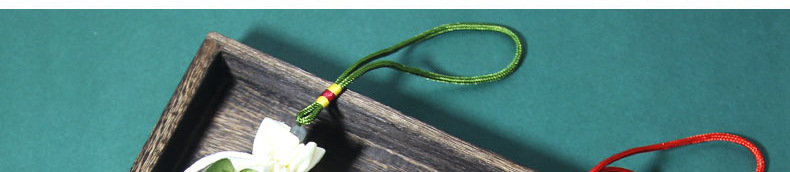 Mugwort Leaf Herbal Sachet Ai Cao 艾草 Embroidered Hanging Pouch for Bedroom Living Room Car in use