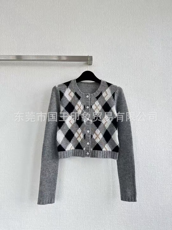 国王印象秋季新款圆领绣花菱形格纹套头针织复古学院风长袖上衣女|undefined