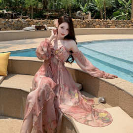 实拍 夏日扶桑度假风垂顺飘逸绝 美印花挂脖大露背吊带连衣裙