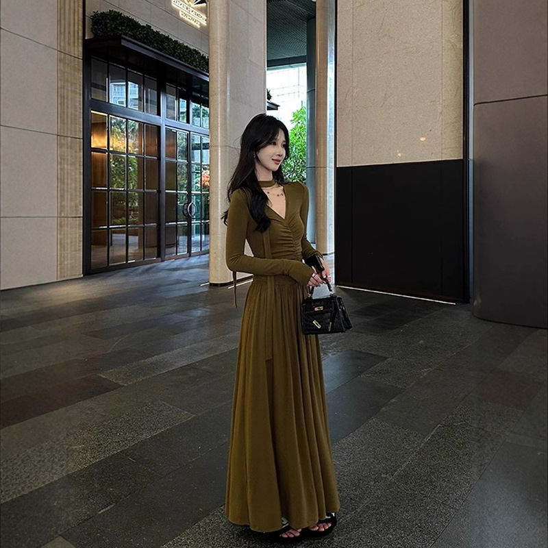 Unique Designer Fashion Pleated Ribbon Dress Women's Autumn Slim Fit A-Line Mustard Yellow Black Dress Unique Designer Fashion Pleated Ribbon Dress Women's Autumn Slim Fit A-Line Mustard Yellow Black Dress