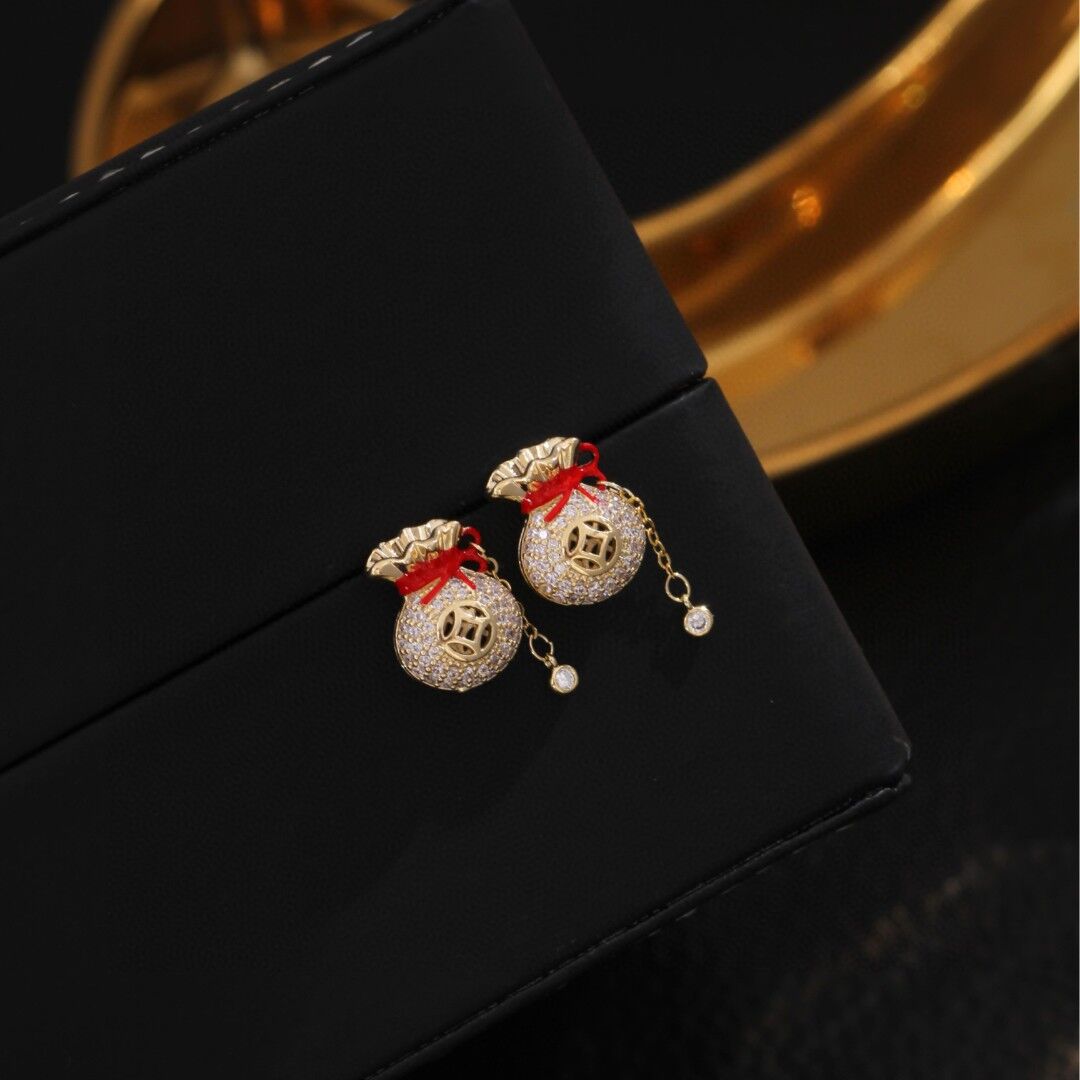 《高版本不掉色18k金厚度0.05+電泳+拋數++4》國風新中福袋耳環