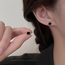 2024新款精致简约黑色方形小耳钉女爆款耳环时尚网红高级感耳饰品