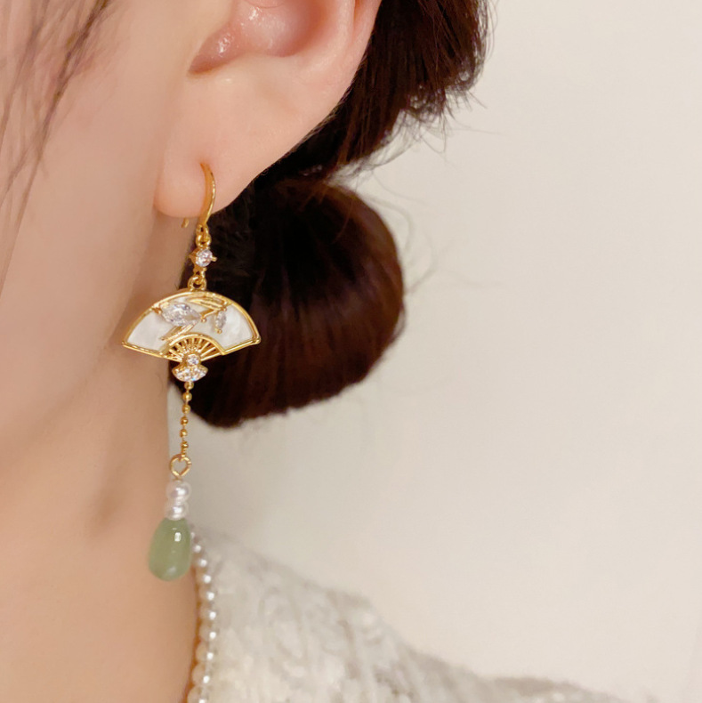 Oferta especial: Pendientes largos con borlas en forma de abanico, estilo chino, con pedrería, diseño exclusivo, accesorios de lujo ligero para las orejas, novedad de verano.