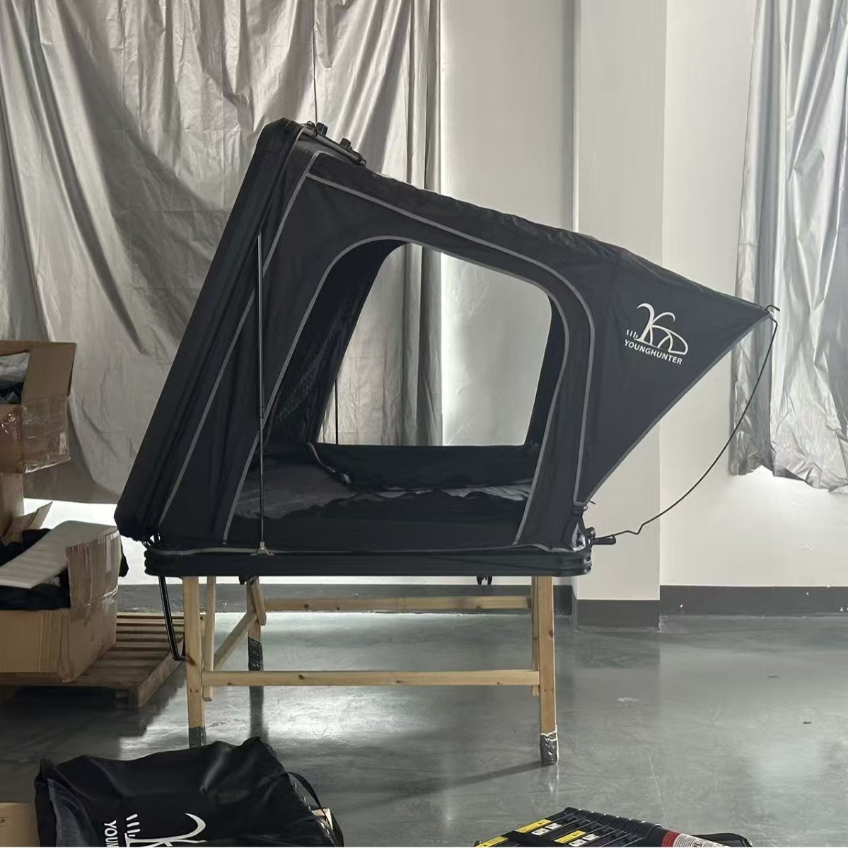 Tienda de techo lateral de aleación de aluminio abierta rápida gran tienda de camping de sombrilla autoconductora esencial tienda de coche