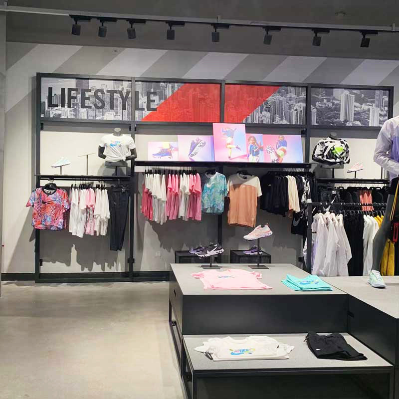 Ropa de exhibición rack