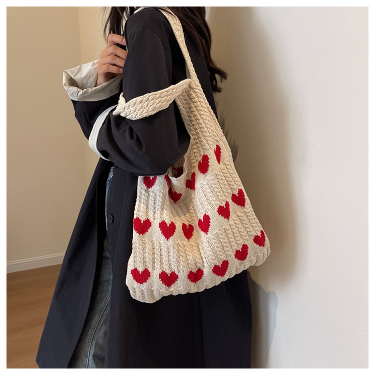 Women's Medium Knit Heart Shape Basic Classic Style Bucket Open Shoulder Bag display picture 1