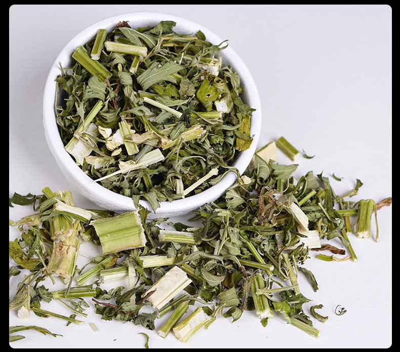 Yi Mu Cao (Leonurus japonicus) — Wild-Harvested Dried Motherwort Herb for Tea & Foot Soak in use