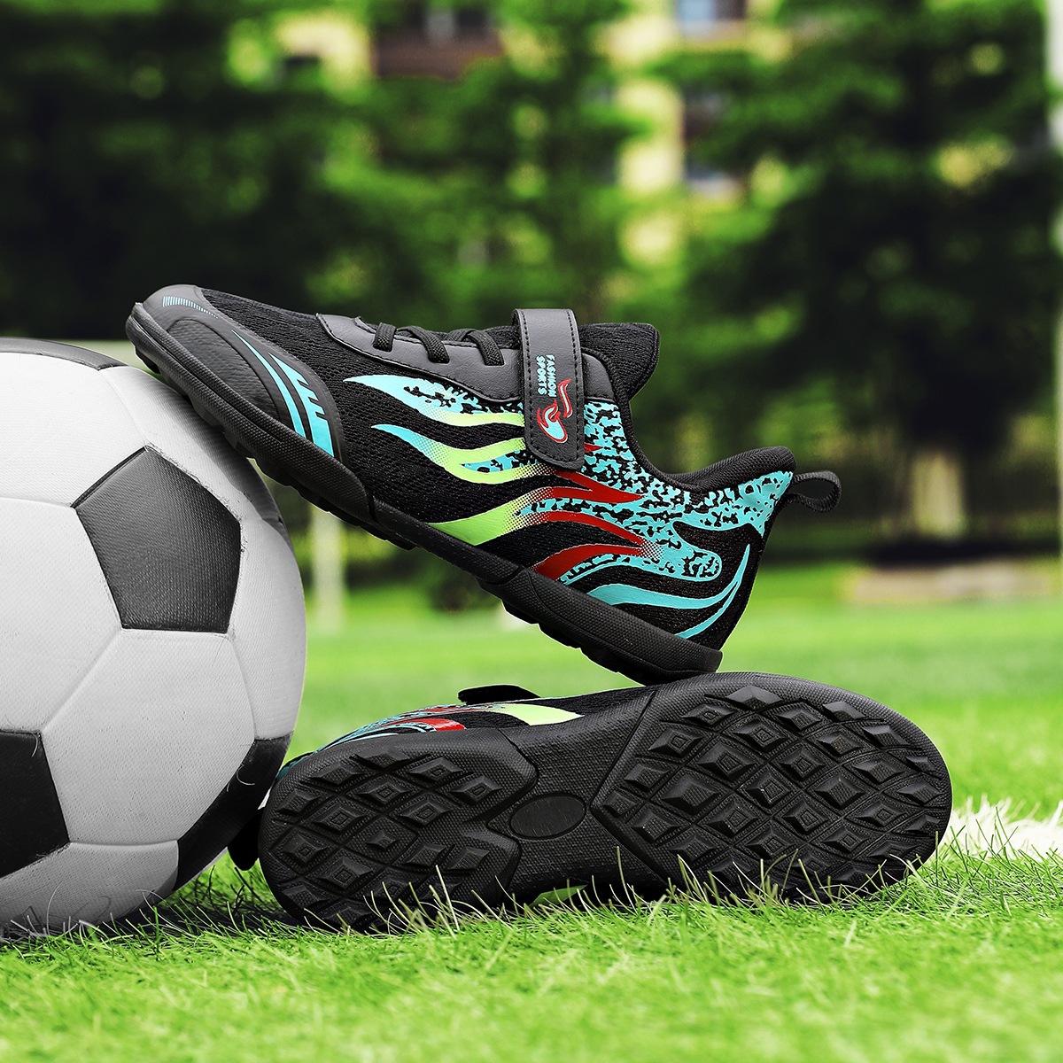 New Children's and Youth Soccer Shoes for Boys, with Cleats for Students, Suitable for Youth Training and Competition, with Velcro Short Studs
