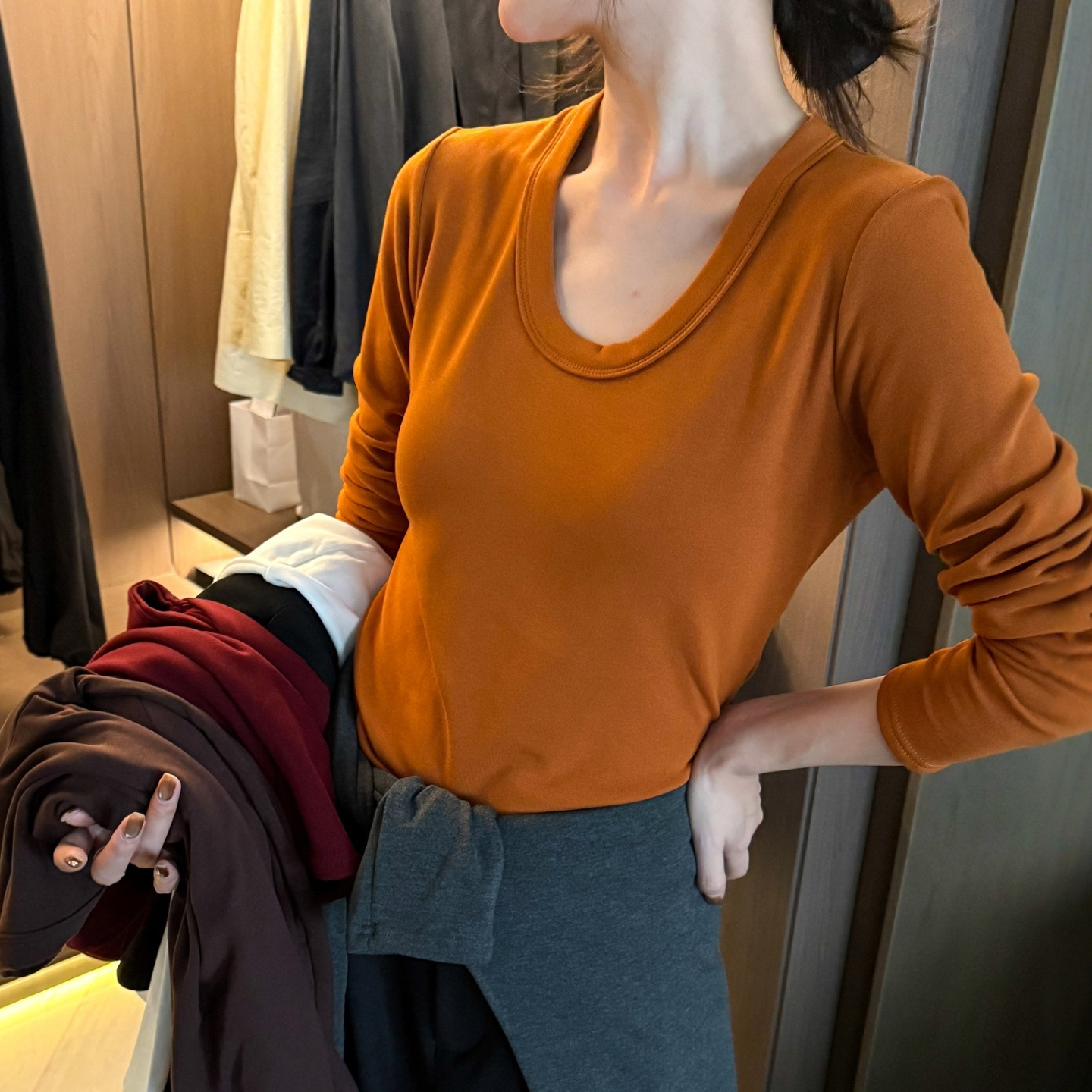 复古U领磨毛长袖T恤女欧洲站2025秋装新款欧货女装加厚打底小衫潮