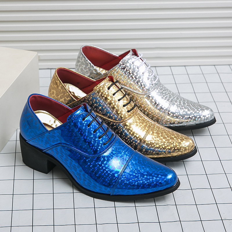 Zapatos de cuero de talón alto para hombres de tamaño grande para hombres 2024 primavera y otoño nuevo aumento de altura de 6 cm de tendencia de clube nocturno zapatos de cuero brillantes