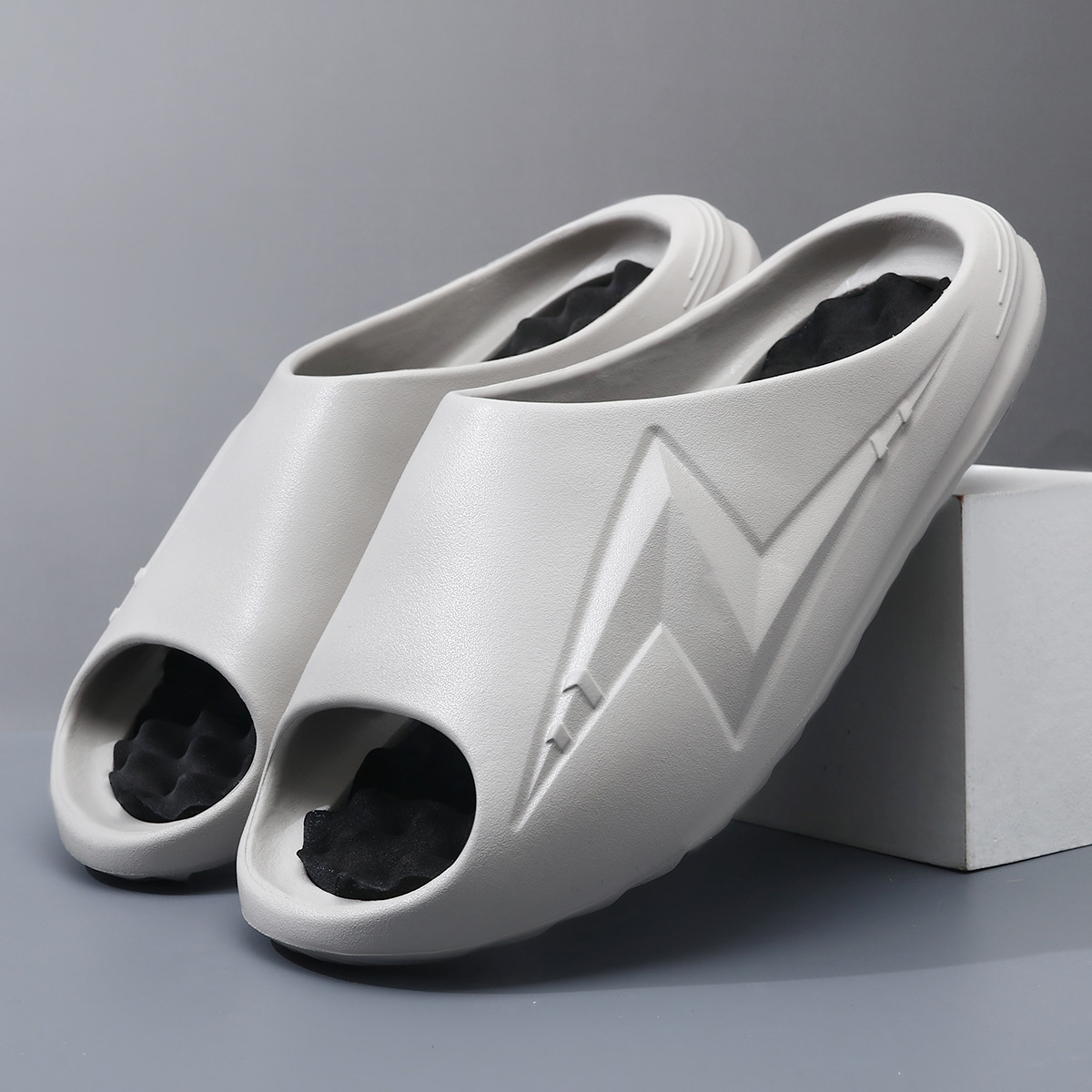 Zapatillas de presión de la red para mujeres de verano en el hogar antideslizante interior zapatillas de masaje casuales para mujeres