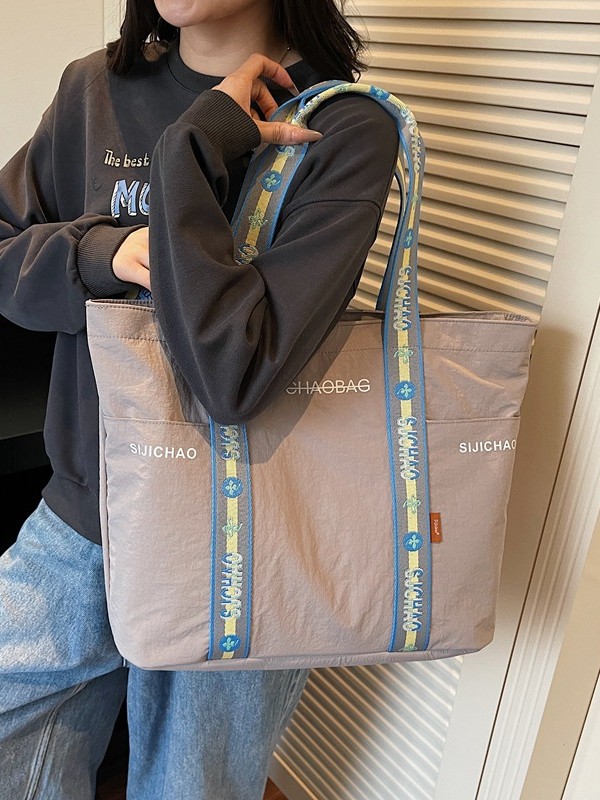 Bolsa de tela de nylon de gran capacidad para mujeres bolsas de impresión de letras de la ciudad simple viaje bolso de hombro bolso de mano ocio