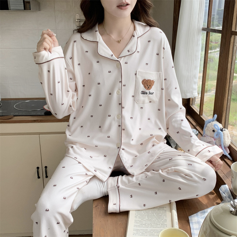 Women's fleece pajamas, featuring a teddy bear design, long sleeves, and long pants, a new autumn/winter style, thickened for warmth, with a brushed finish, suitable for wearing at home or as outerwear