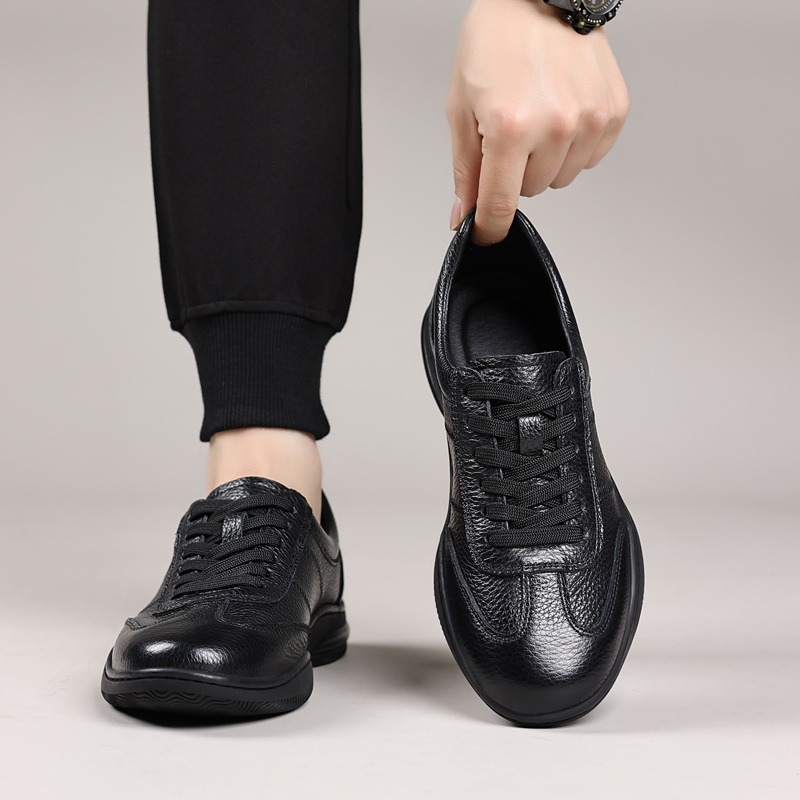 Piel de vaca de primera capa 2025 primavera nuevos zapatos de cuero casuales para hombres zapatos de cuero transpirables para hombres zapatos de hombre de superficie suave