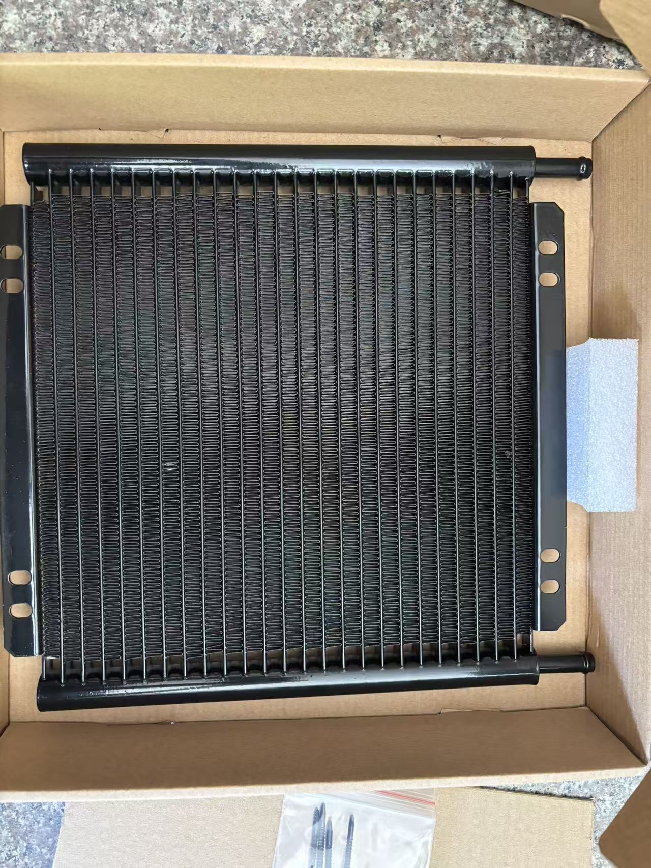 Derale Universal Oil Cooler 8000 Series Car Transmission Modified Oil Cooler Cross-Border Hot-Selling Product