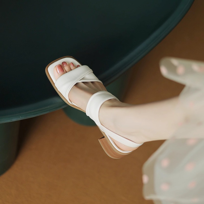 本革スクエアトゥオープントゥサンダル女性用2025年夏新作多用途厚底ハイヒールワンストラップフェアリースタイルアウターサンダルトレンディ|undefined