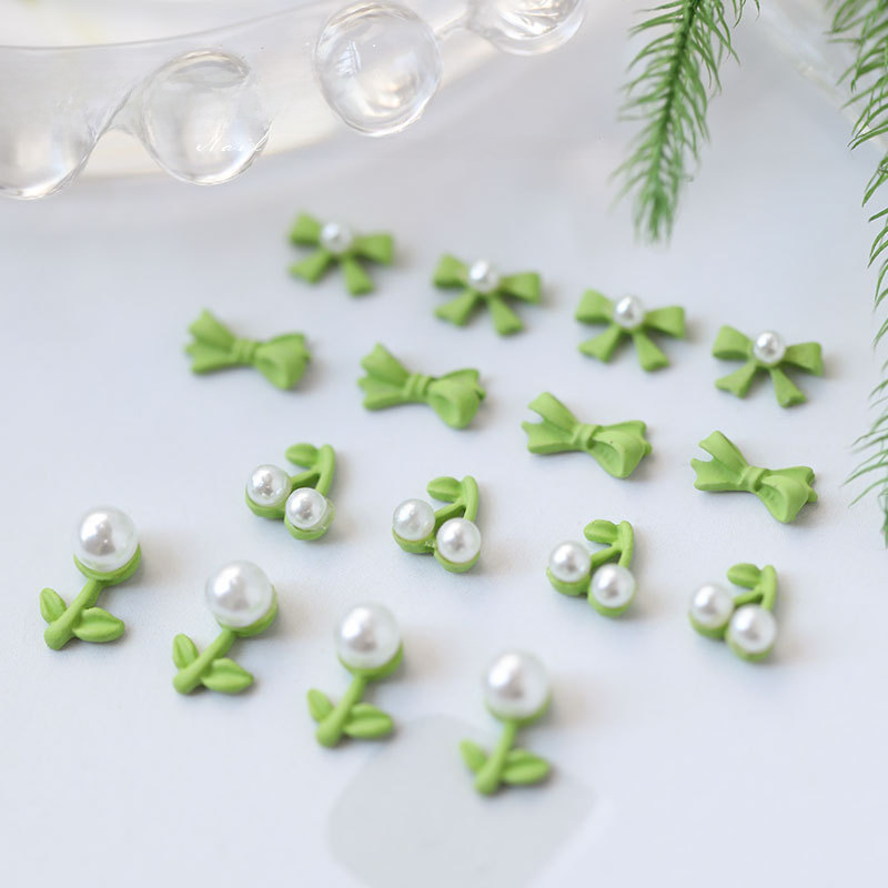 fresh green small nail decoration with bow pearl