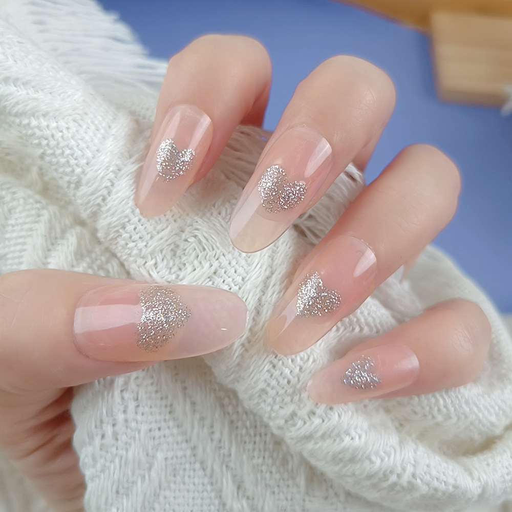 Desnudo polvo de plata brillante amor manicure, uñas de cabeza redonda, suave y dulce viento para usar uñas largas, 24 piezas de parche de uñas falsas