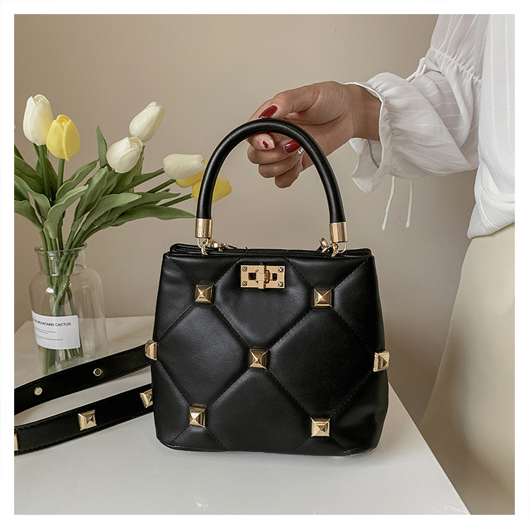 Medium Pu Leather Streetwear Square Bag display picture 9