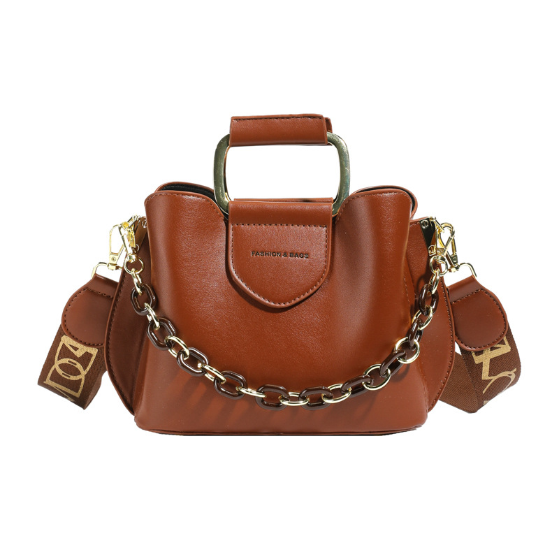 Bolsos transfronterizos para mujer 2025 nuevo bolso de cubo de marea moda coreana bolso de hombro simple de cadena para mujer bolso de cercanías