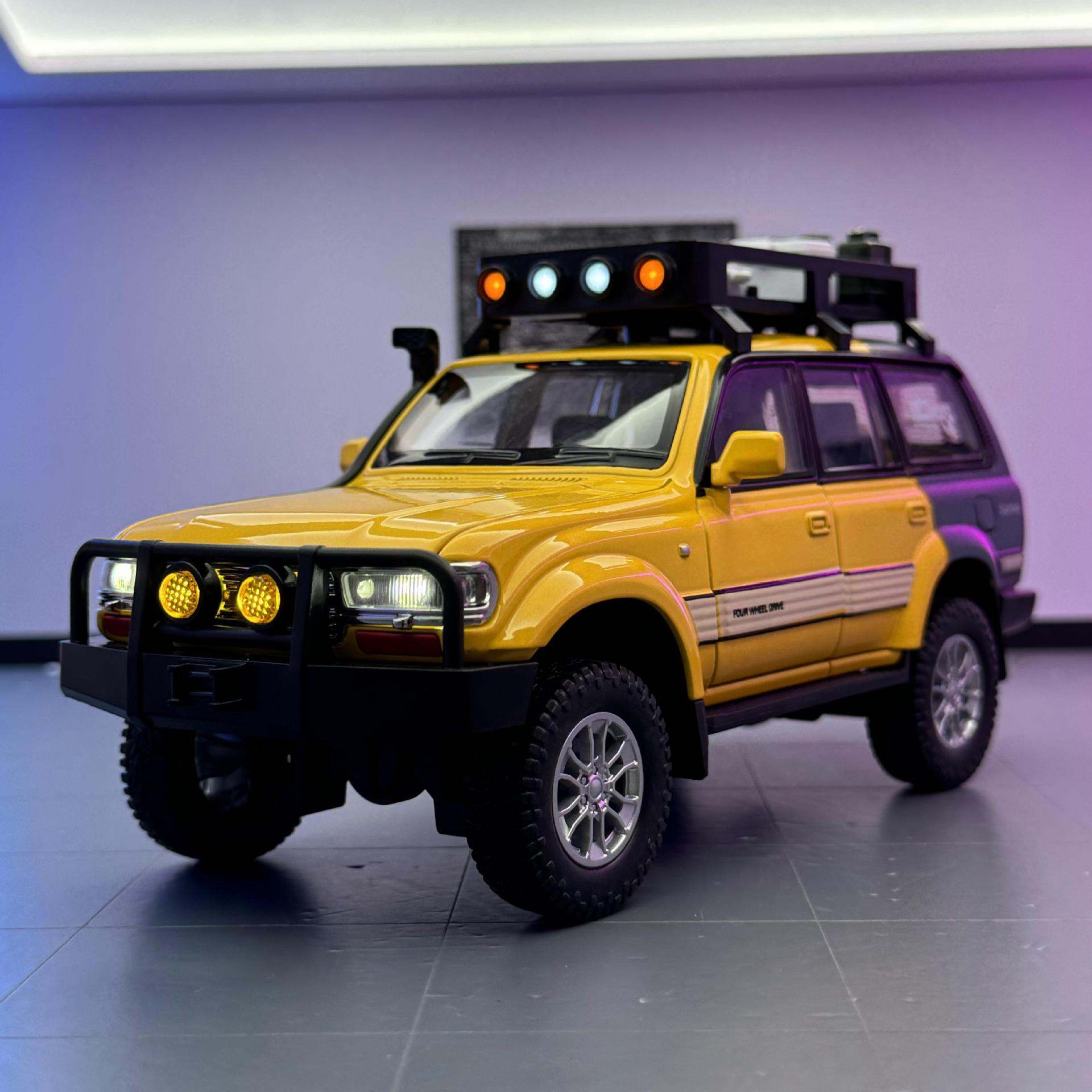 Modelo de coche de aleación 1:24 Toyota Cruiser LC80 vehículo todoterreno con sonido y luz, modelo de sonido de coche de juguete