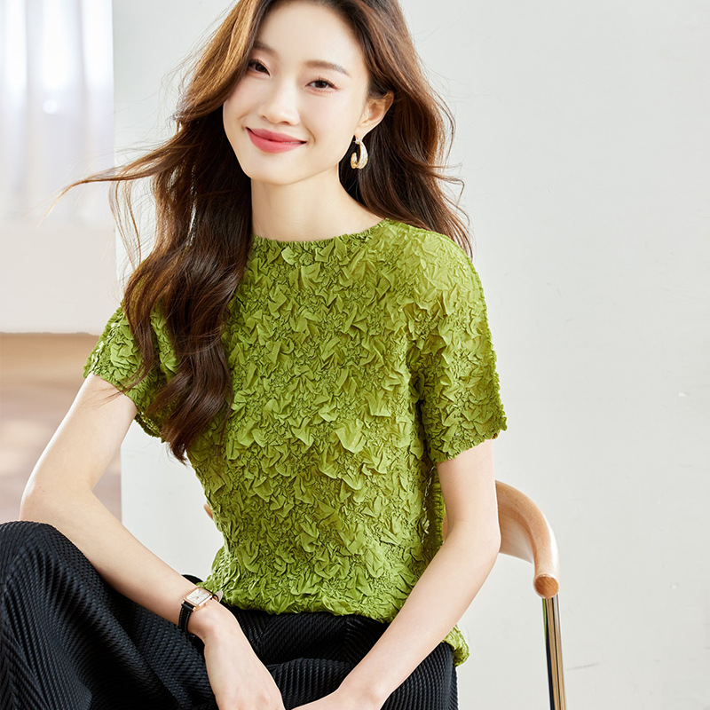 Design knitted fashionable T-shirt