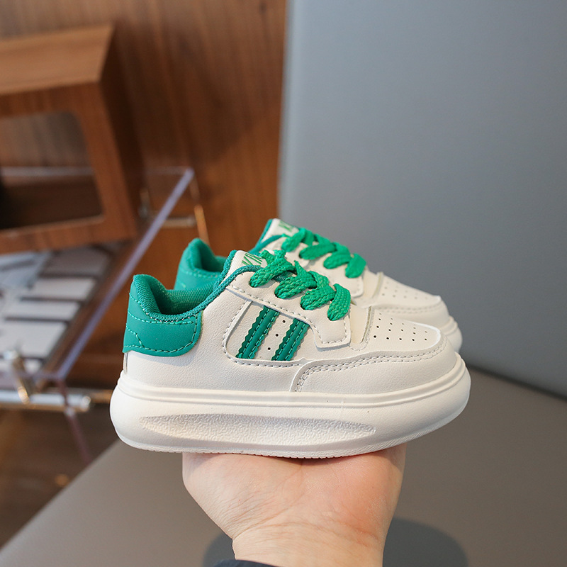 Zapatos para niños 2024 nuevas zapatillas de deporte para niños transpirables de otoño, zapatillas de suela blanda de corte bajo para niños grandes, zapatos de marca de moda para niñas