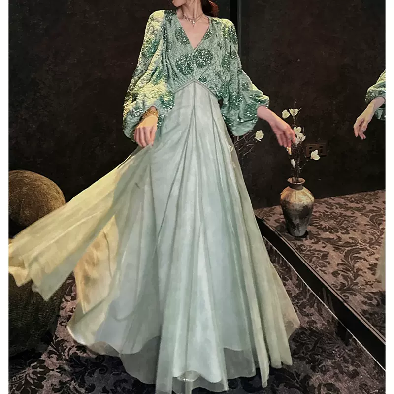 【上喜】立体珠片蕾丝拼晕染网纱连衣裙2025冬季新款时尚拼接裙