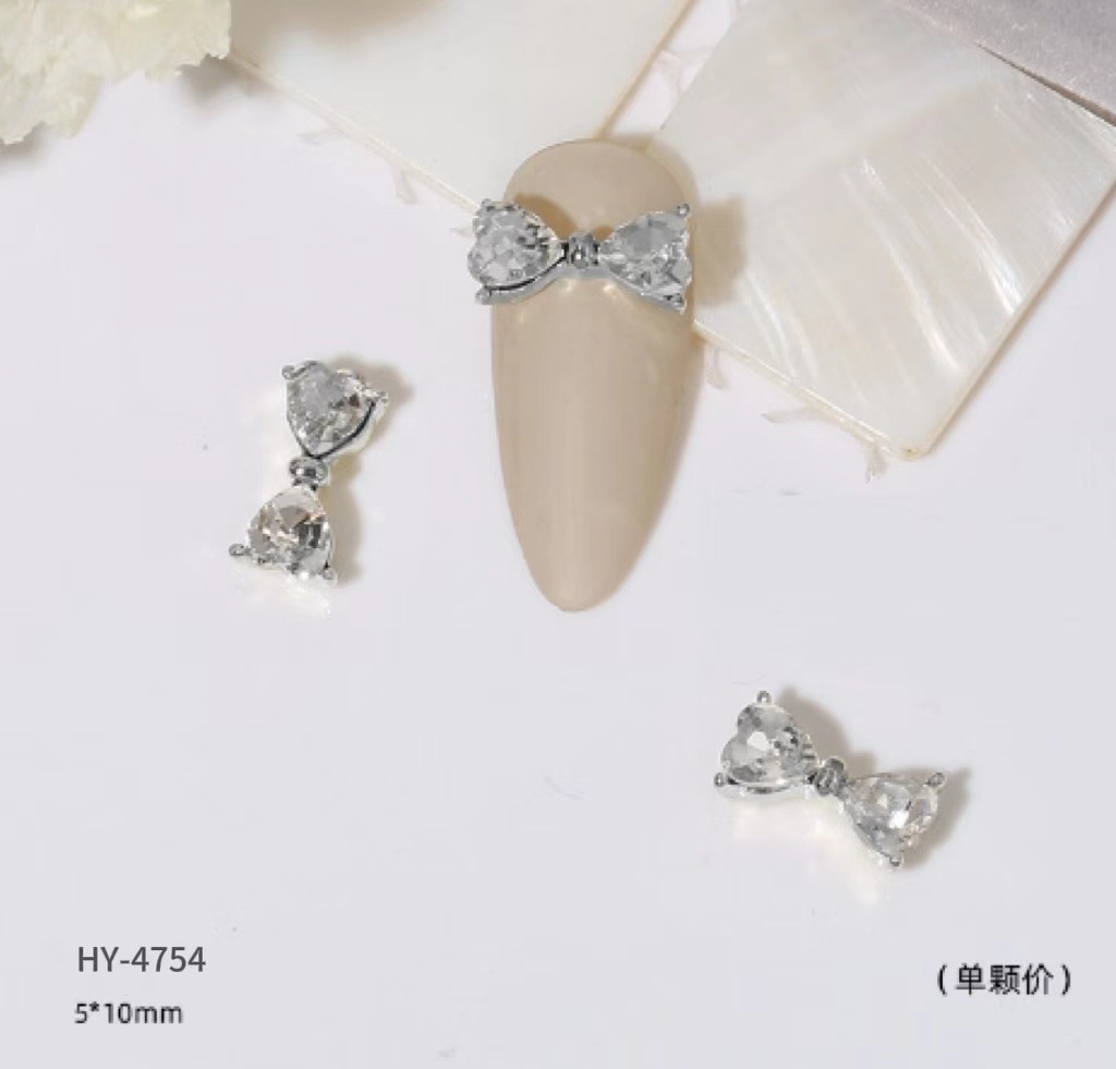 Nueva Luz de lujo joyería de uñas ins estilo flash diamante amor en forma de corazón imitación de circón de uñas de aleación de uñas decoración de la joyería DIY