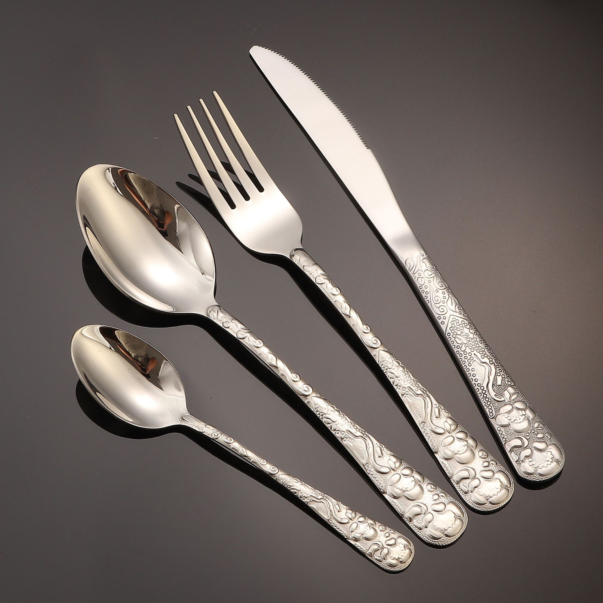 Cuchillo de acero inoxidable transfronterizo de alta calidad cucharas de postre cucharas de hotel cubiertos de carne de restaurante occidental de alta calidad se siente el viento