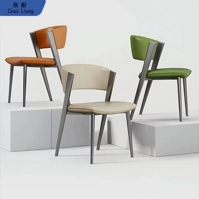 Итальянский минималистичный обеденный стул, дизайнерский современный простой домашний табурет со спинкой, кожаный ресторанный стул из микрофибры, популярный обеденный стул CC