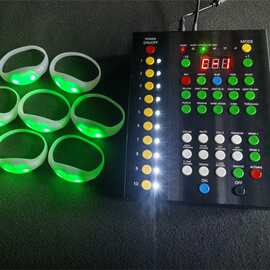 厂家定制演唱会遥控发光手环LED闪光助威道具手环现货速发