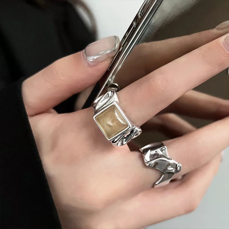 Anillo cuadrado chapado en plata S925 para mujer, anillo abierto en forma de V geométrico de moda vintage, anillo irregular para el dedo índice estilo ins.