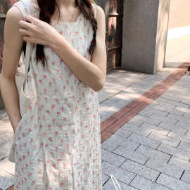 2024新款女装裙子圆领夏日郁金甜美圆领背心裙百搭减龄花花连衣裙