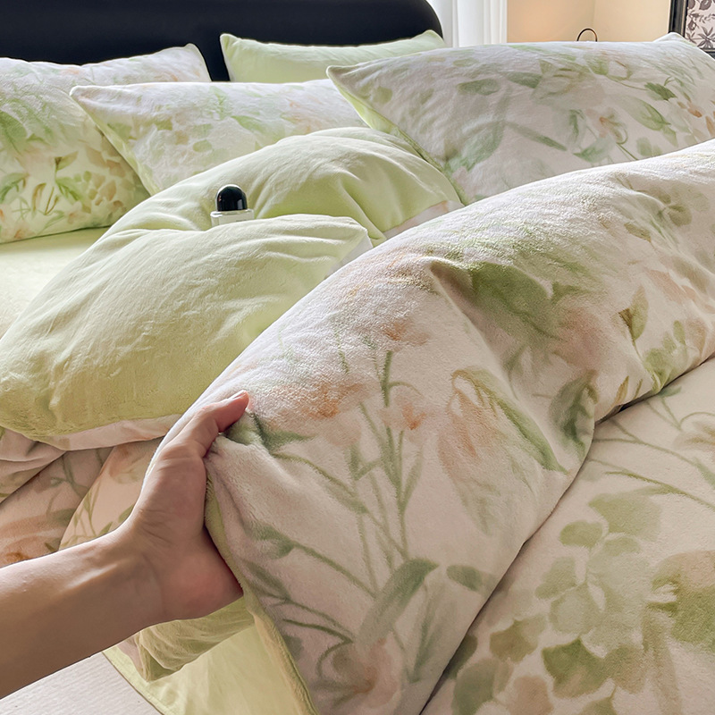 Otoño y invierno de leche de lana de cuatro piezas conjunto 2025 nuevo doble cara sábanas de lana de coral cubierta de cama de tres piezas grueso conjunto