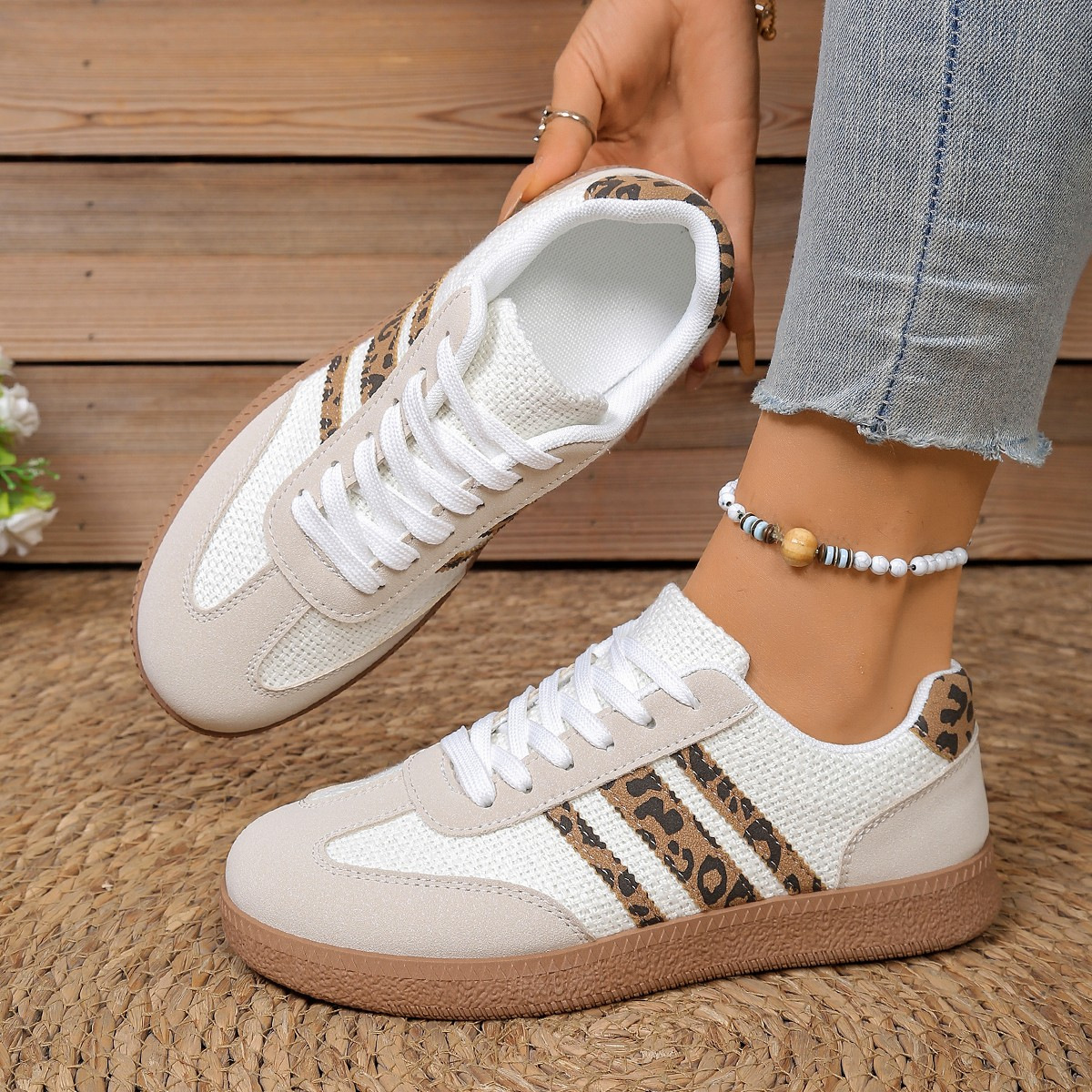 Comercio exterior transfronterizo retro zapatos de entrenamiento alemán de mujer nueva correa grande cabeza redonda estampado de leopardo color plano zapatos de skate casuales al por mayor