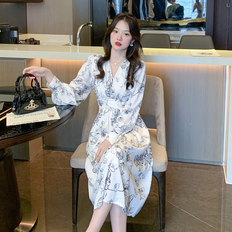 长袖V字领碎花连衣裙女2025秋季芙蓉缎雪纺复古修身收腰印花长裙|undefined