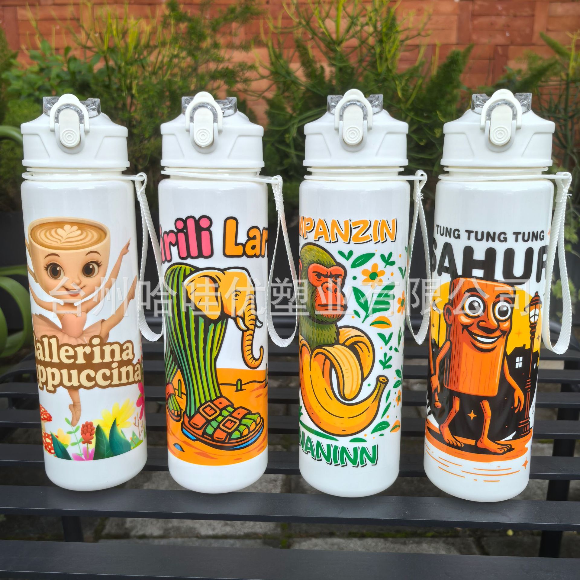 Nuevo tipo de montaña y mar a través de la taza de agua de dibujos animados para niños de verano cuerdas transparentes portátiles de gran capacidad estudiantes taza espacial al por mayor