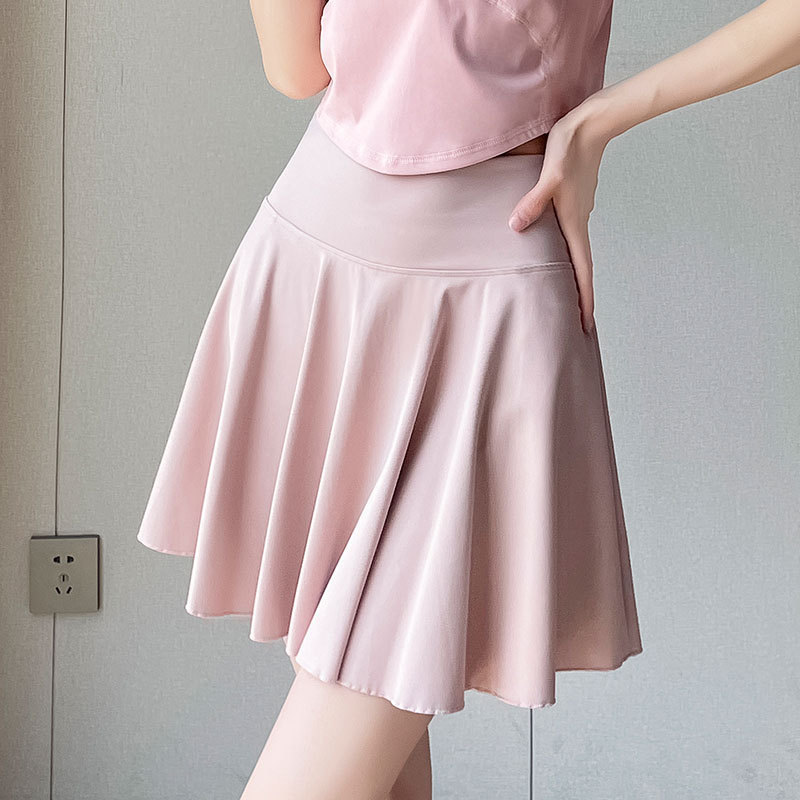カジュアル 2025 夏の女性のフィットネス服ランニングバドミントン服スポーツスーツショートスカート朝のランニング服テニス新しい速乾性|undefined