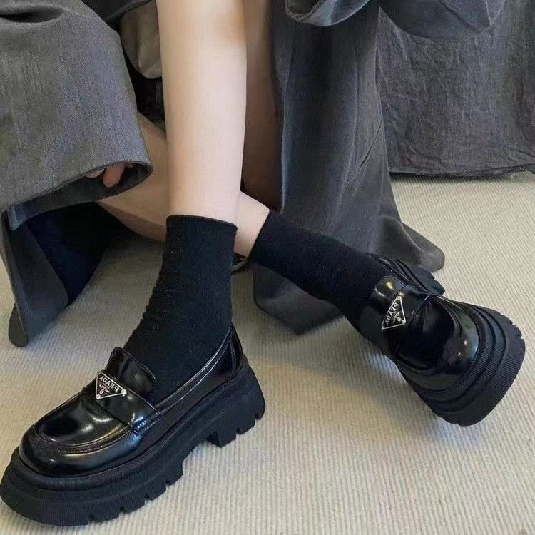 Plataforma de comercio exterior mocasines de las mujeres 2024 nueva moda casual negro grueso Talón de una sola capa de zapatos de estilo británico zapatos de deslizamiento