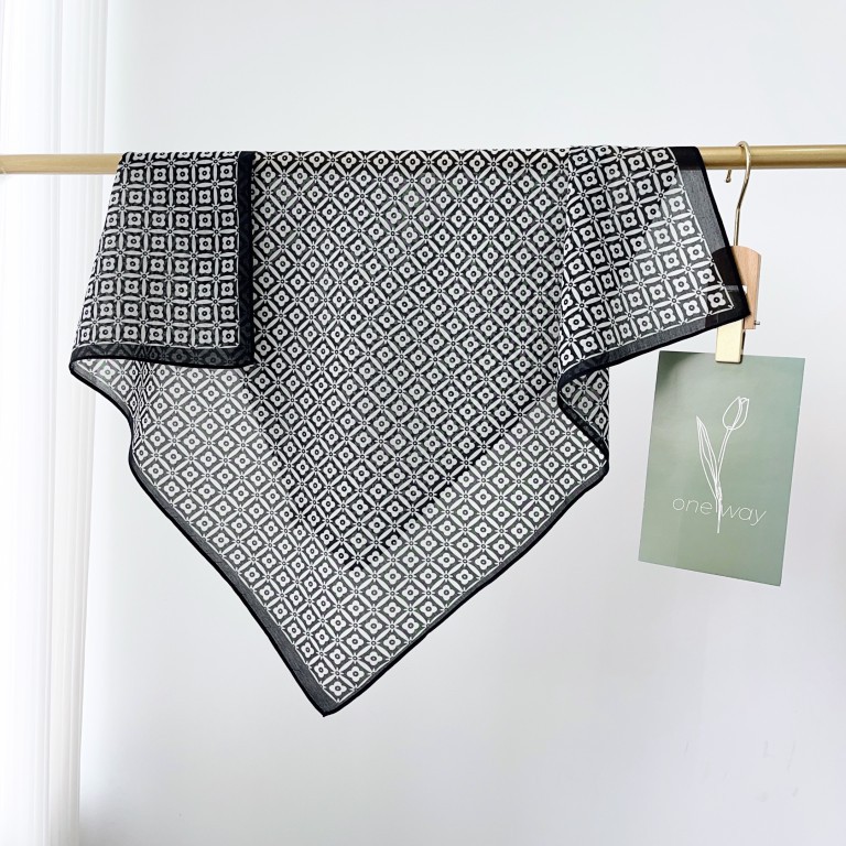 Pañuelo de seda estilo dinero viejo mujer 2025 nuevo estilo algodón de seda todo fósforo bufanda cuadrada decorativa de alta calidad bufanda pequeña profesional bufanda delgada