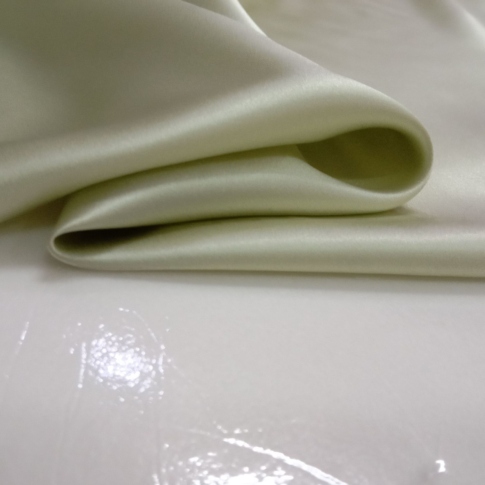 吉弟华都 Silk pijama, sleep mask, bedspread